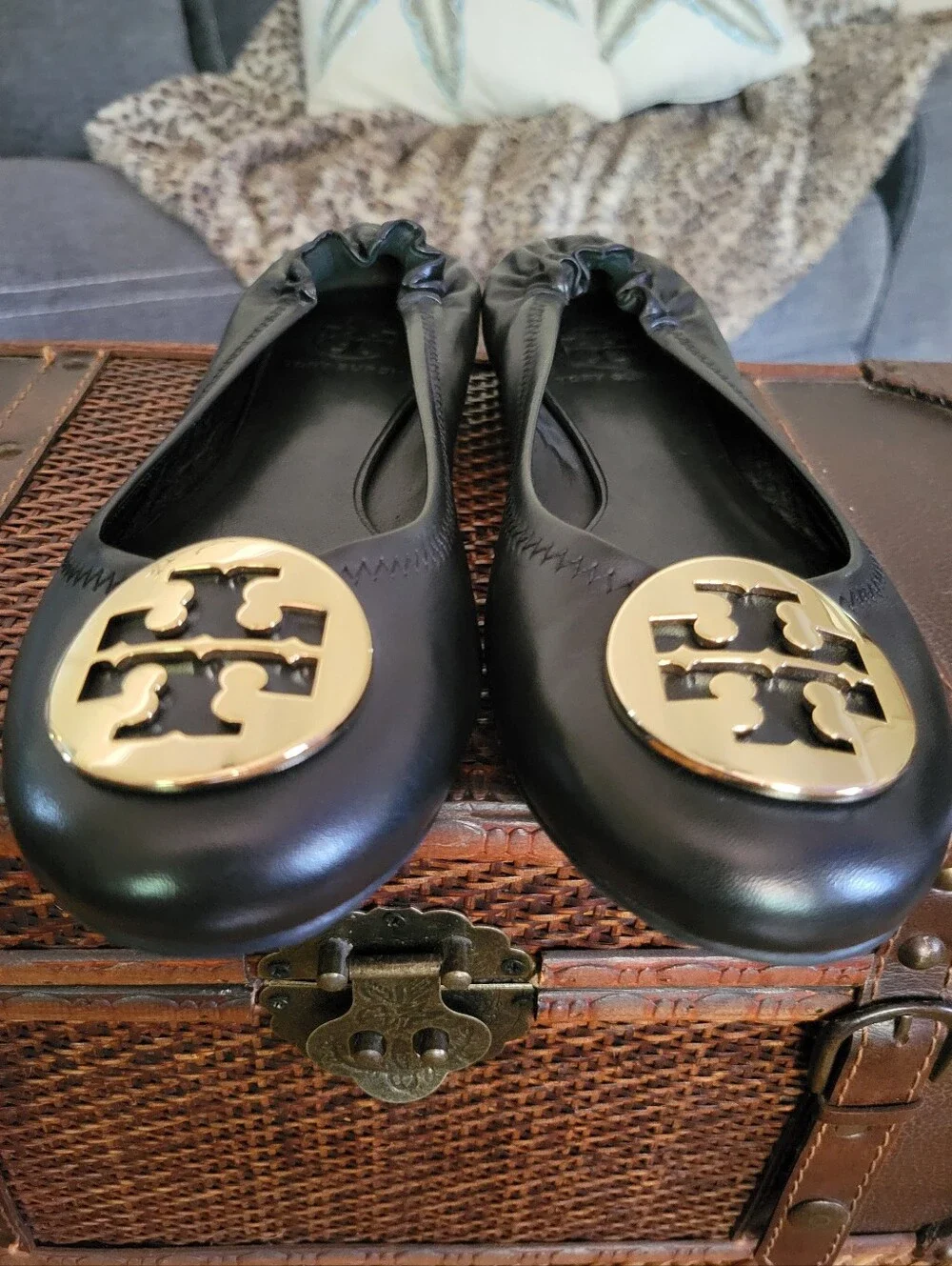 Tory Burch Classic Reva Ballet Flats  Size 7 Black Leather & Gold Metal EUC
